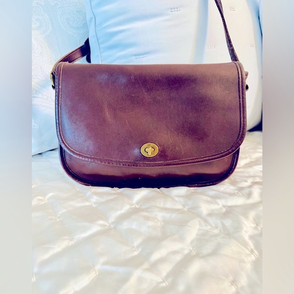 Coach City Bag Burgundy Leather Crossbody / Shoulder GUC
